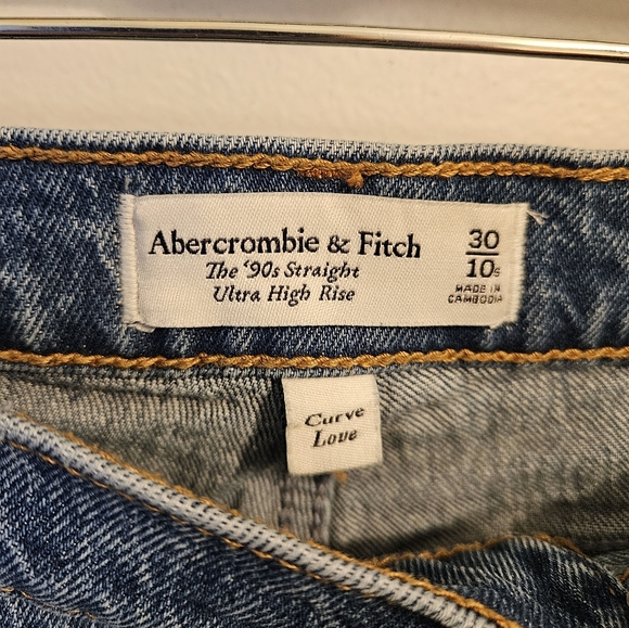 Abercrombie & Fitch 90's Straight Ultra High Rise Curve Love Jeans Size 10S - Picture 3 of 3